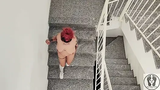 Risky Public Naked Chubby in the Building Pissing Outdoor