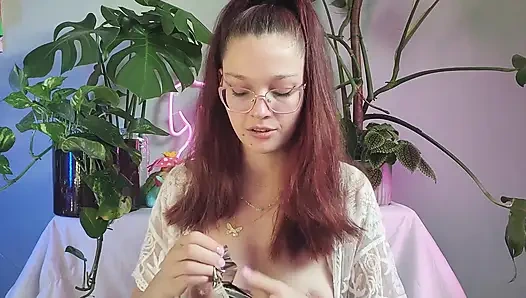 E-girl topless lagi asik pov kamu di kamarku