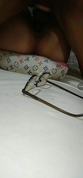 Feuchte muschi bis zur arsch essen, was sie kommt