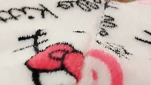 Gadis 18 tahun ngentot buah persiknya