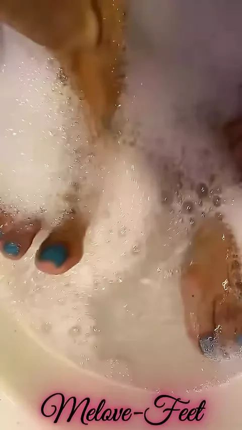 Melove Blue nail Polish Toes Taking a Bath
