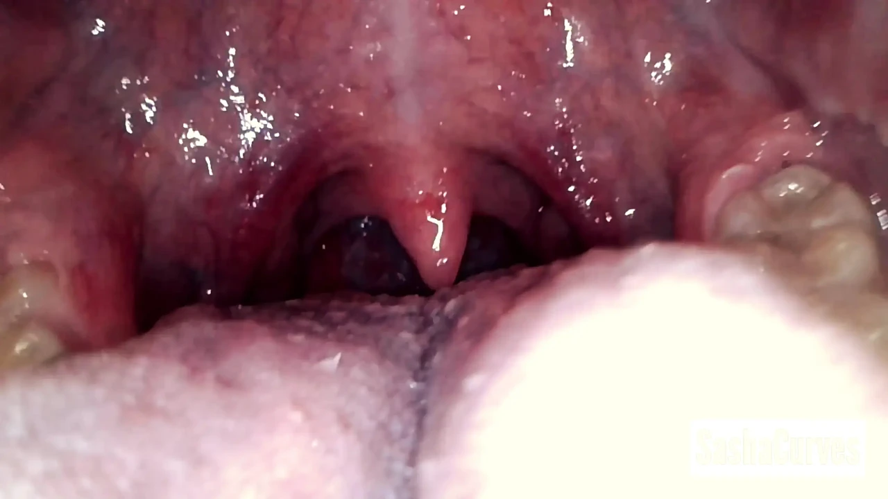 Dev kız arkadaş yanlışlıkla seni küçültüyor