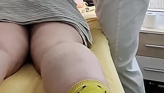 Dieses mal ging ich zu weit ... Ehemann bezahlter masseur besamt mich roh