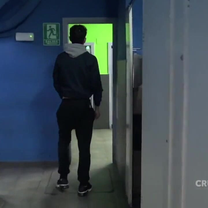 Young dude use dbyd addy in public toilets