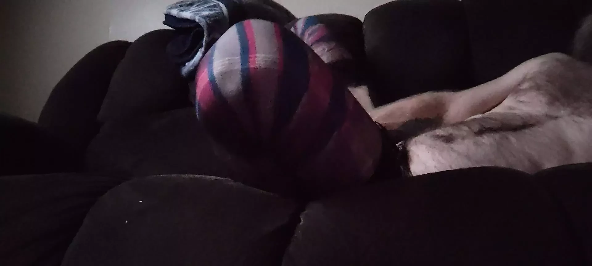 Maszturbálás és GString viselése