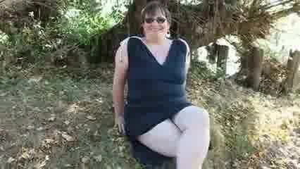 Chunky mature outdoor show