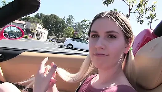 Niki snow hüpft mit ihrer haarigen muschi auf und ab ihrem schwanz des stiefvaters