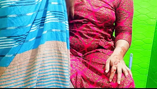 Üvey kız kardeş Nadiya üvey erkek kardeşinin büyük yarağına şaşırıyor ve evde yalnızken büyük amını sikiyor