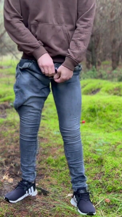 Stunning moment from "I try to free myself from my pants, she strips naked and runs away"