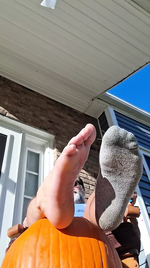 Pumpkin feet