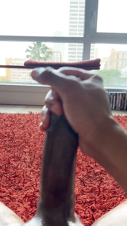 Kalın zonklayan büyük zenci yarağımı 31 ve sağıyor