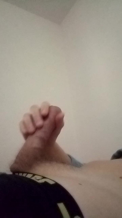 Cara se masturbando com força # 15