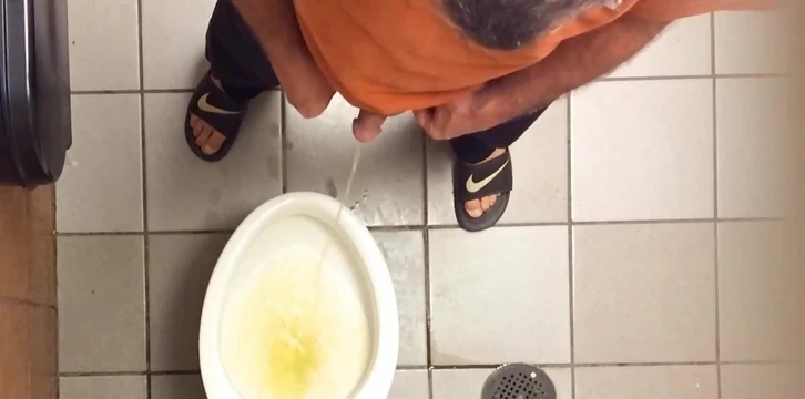 Circumcised boy pees 08-nice mushroom head