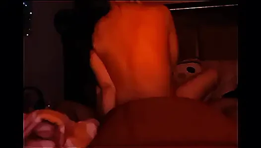 Tante seksi 25 tahun lagi asik muasin memeknya sendirian
