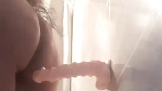 Pelacur dengan keinginan mendapatkan semua yang dia temukan