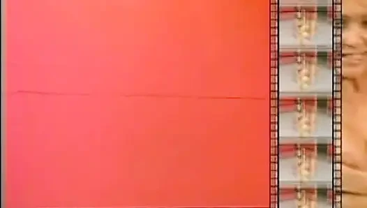 Pelacur rambut oranye tetek besar ngentot cewek seksi di atas ring