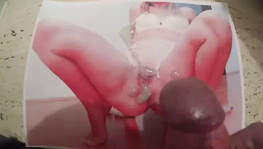 hotmissxy'ye saygı duruşu