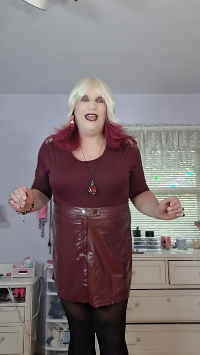 A real pantyhose story: for my friend MatureLover -Girdle Lover!