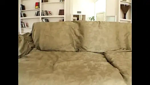 Большой член во рту, большой член в заднице