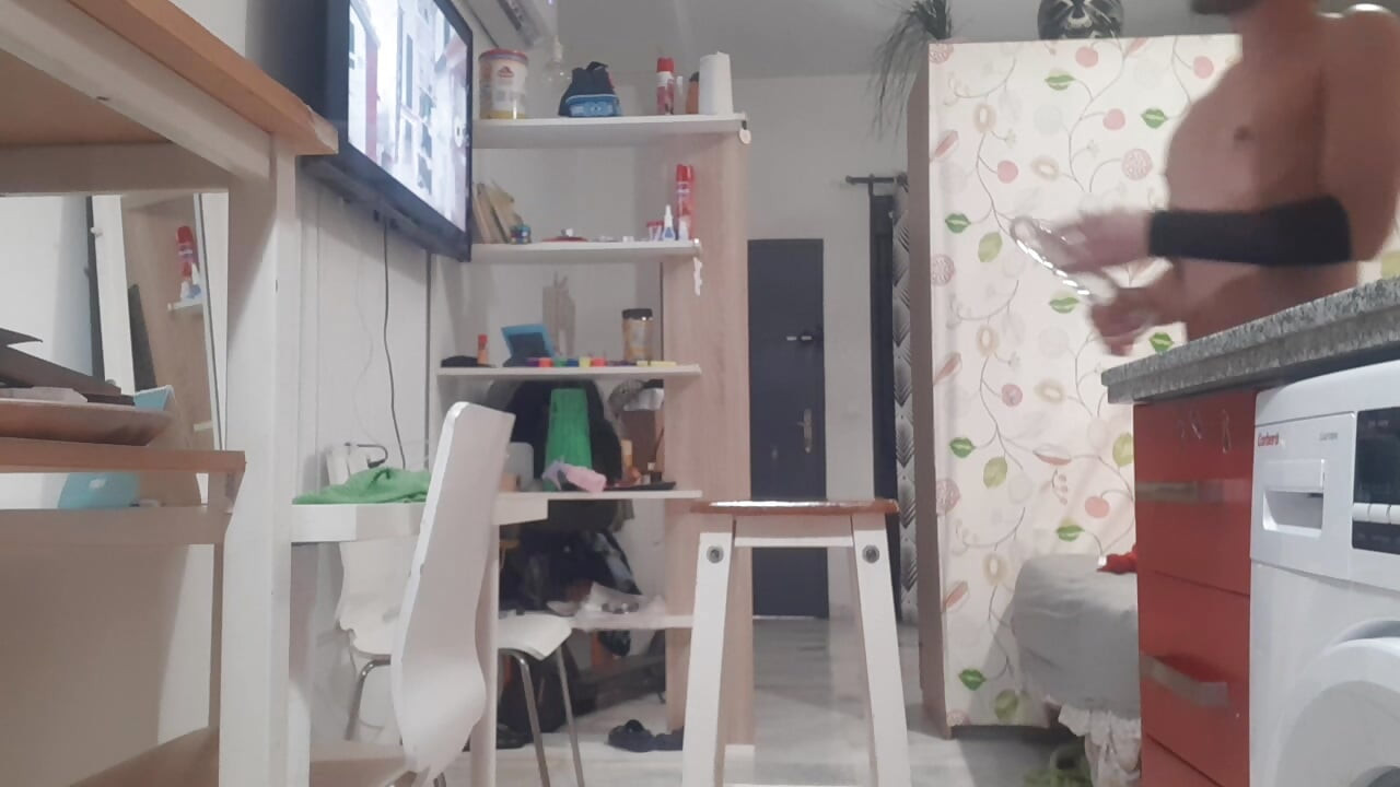 엉덩이가 부서졌어