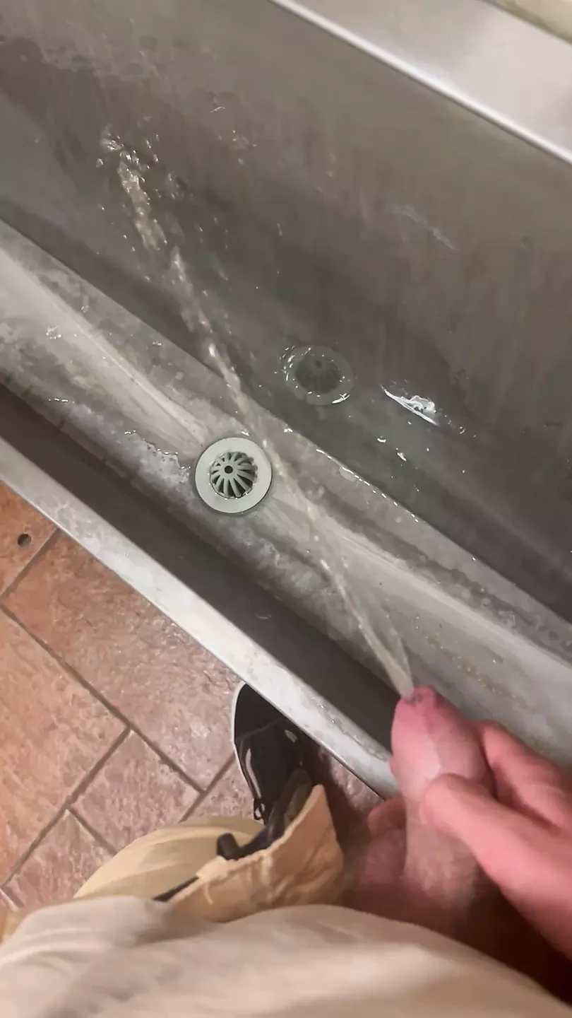 Urinalno pišanje