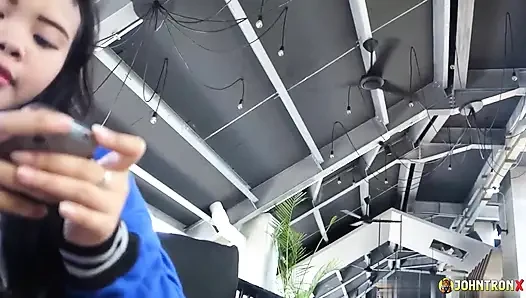 Johntronx - tonton pantat dan toket gadis ini gondal-gandul saat aku ngentot memeknya