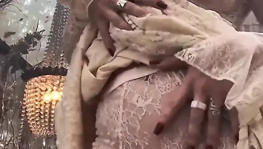 Nimfa Cantik di Taman Rahasia