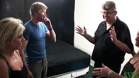 Сводная бабушка присоединяется к семье, сексуально, бесплатно для всех