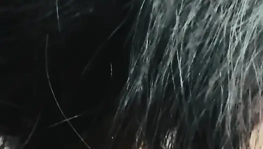 Evli kadının vücudu sallayarak orgazm oluyor. Oh bebeğim hızlı..