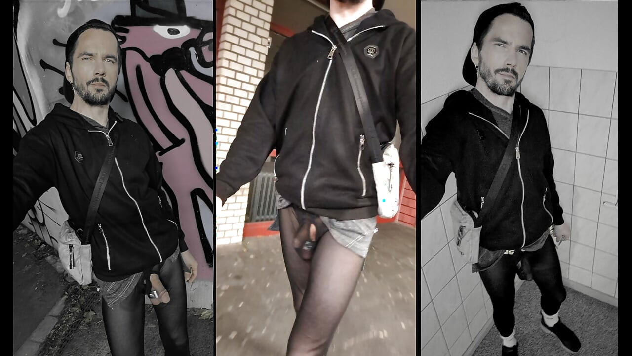 穿着透视紧身裤穿过城市（隆起Meggings）