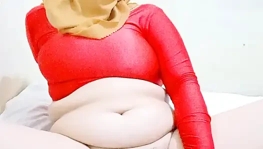 Olgun ve seksi kadın gururlu yalnızlığı sikiyor