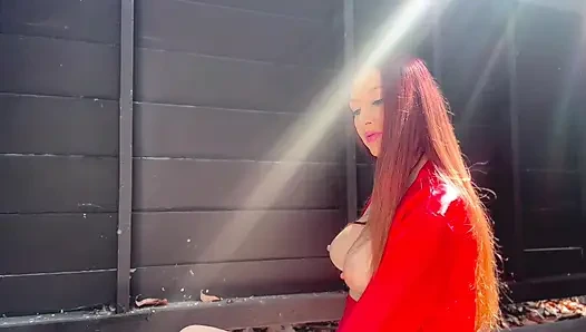 Итальянская милфа с большими сиськами Artemisia Обожает соло, идеальные сиськи на улице