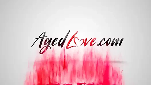 Mature Stepmom with big breasts let handy guy to fuck her hard