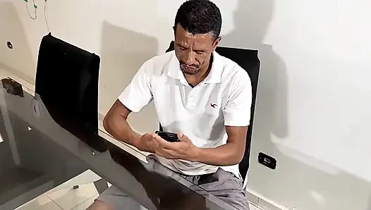 Папочка трахает с ним подругу пасынка