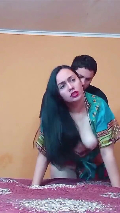 I found an Indian aunty alone at home and fucked her from behind. | Clip 1