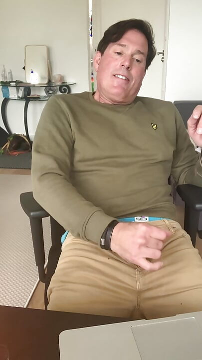 แค่ชักว่าวด้วยวาจาอีกครั้ง