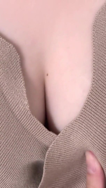 「Gカップを超える巨乳アイドルの貴重な映像」から必見のひととき。まで」