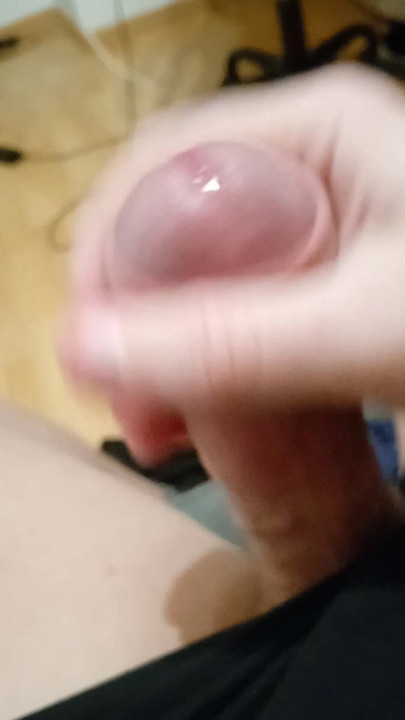 Ma bite devient plus épaisse après chaque masturbation et ma maîtresse adore ça