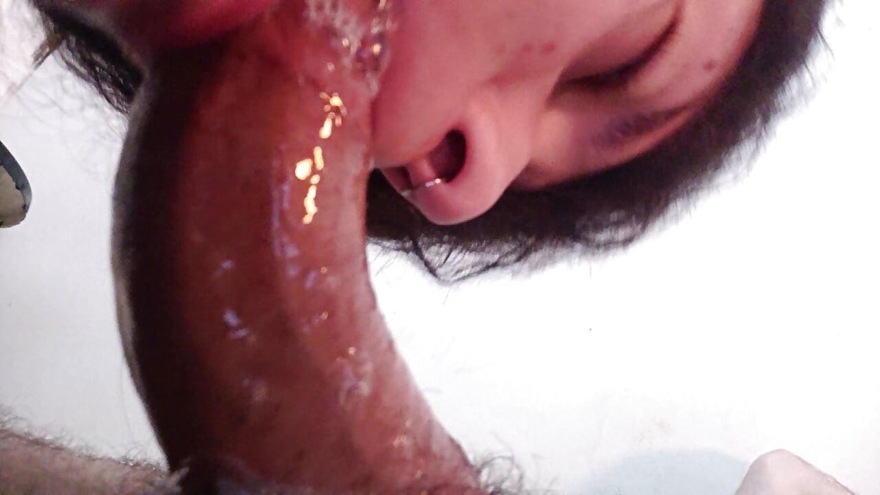 THE BEST BLOWJOB IN THE WORLD, SHE GOES TO THE BOTTOM WITH HER LITTLE MOUTH