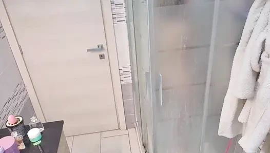 Panas di kamar mandi dan semua seksi basah