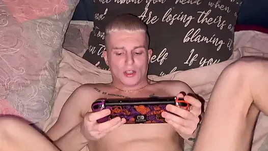 My Hole Gets Fucked with a Big Dick While I Play Fortnite
