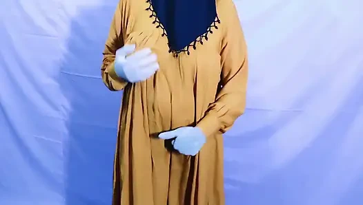 Индийская мусульманская жена в хиджабе