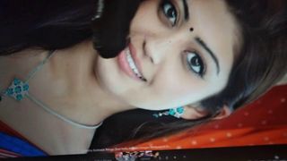 Pranitha bella facciale strofinando l'ombelico sputando coc nero oleoso