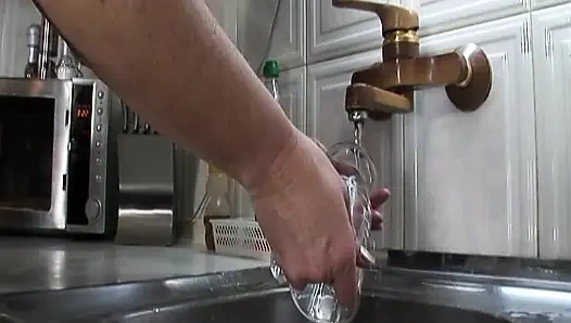 Рыжая В Чулках Дико Скачет На Огромных Дилдо