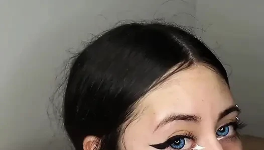 Aku nyepong kontol pacarku sampai dia crot di toketku - blowjob amatir dan crot sperma