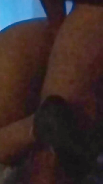 Очень фигуристая и услужливая студентка проходит ее предметы. | Клип 3