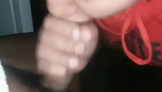 Жена моего босса сосет мой хуй