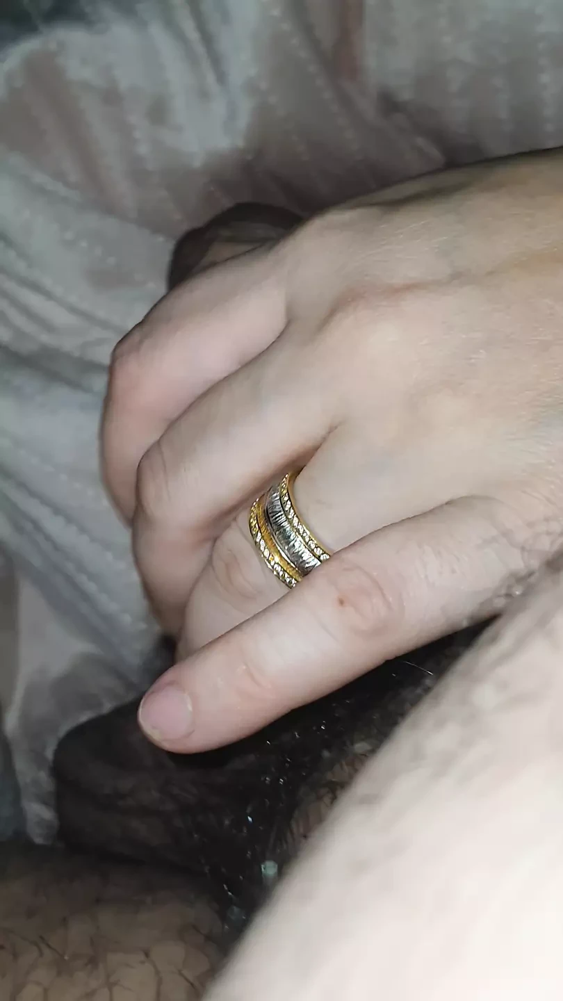 Dorobanti whore makes the waiter's paw from the bar in the hotel room