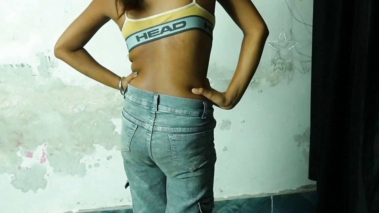 Stram Fisse Desi Bhabhi i Saree Kneppet Hårdt Af Devar i Hindi Audio