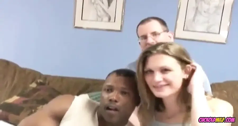 Cuckold milf - cuckold milf chúng tôi là tất cả về trò chơi cuckold. Bạn bè của tôi và tôi là những người đổi bạn tình mạnh bạo và rất thích gặp gỡ